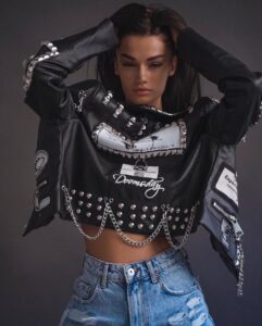 вип эскорт от  Мира работает в Москве