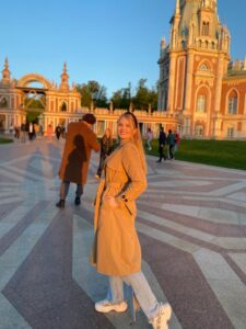Лучшие эскорт услуги от Аида работает в Москве