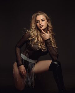 Лучшие эскорт услуги от Кристи в Мск