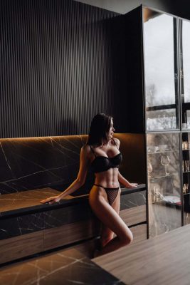 Лучшие эскорт услуги от Амина в Москве