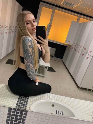 Лучшие эскорт услуги от Дина работает в Москве