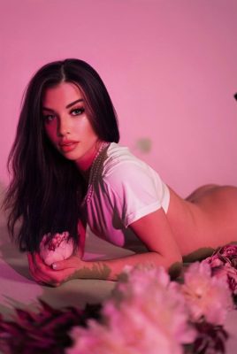 вип эскорт от  Хельга работает в Москве