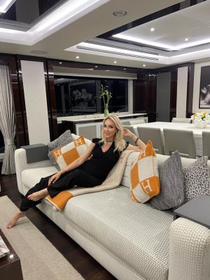 VIP эскорт от Rina в Москве