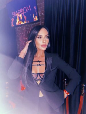 Эскортница Адриана в Москве